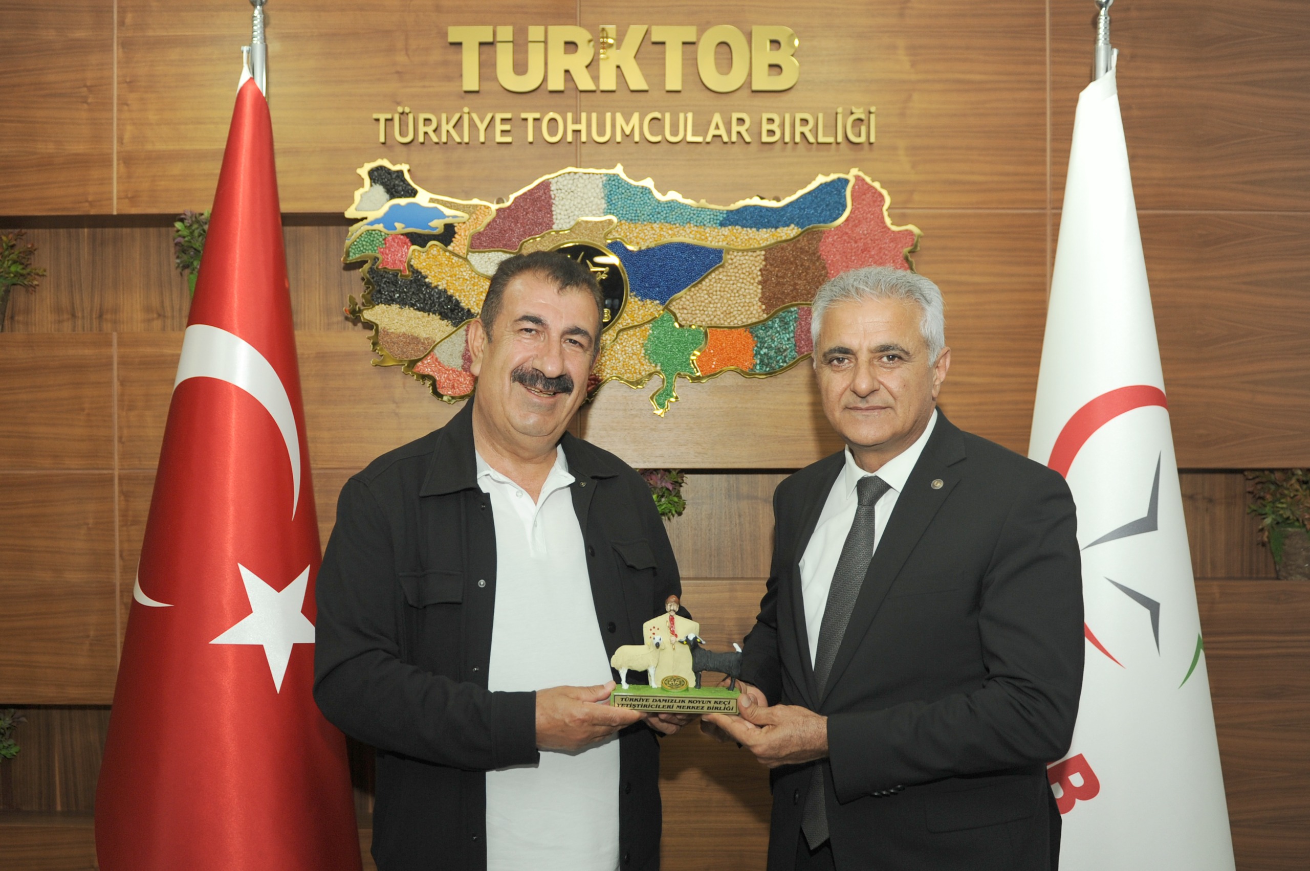 BAKAN ELK, TRKTOB YNETM KURULU BAKANI GLER  ZYARET ETT